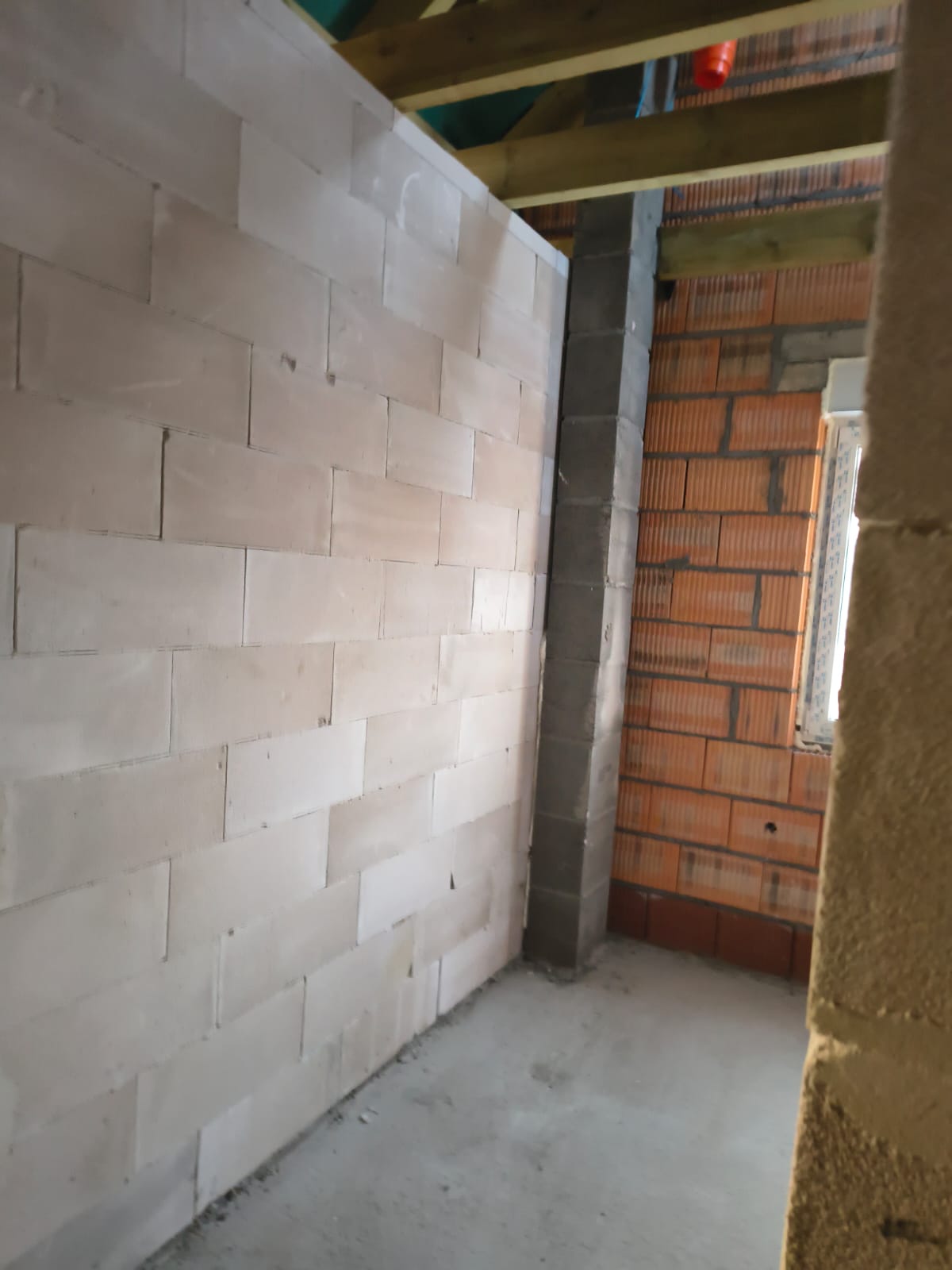 Ściany działowe – stan surowy wewnątrz