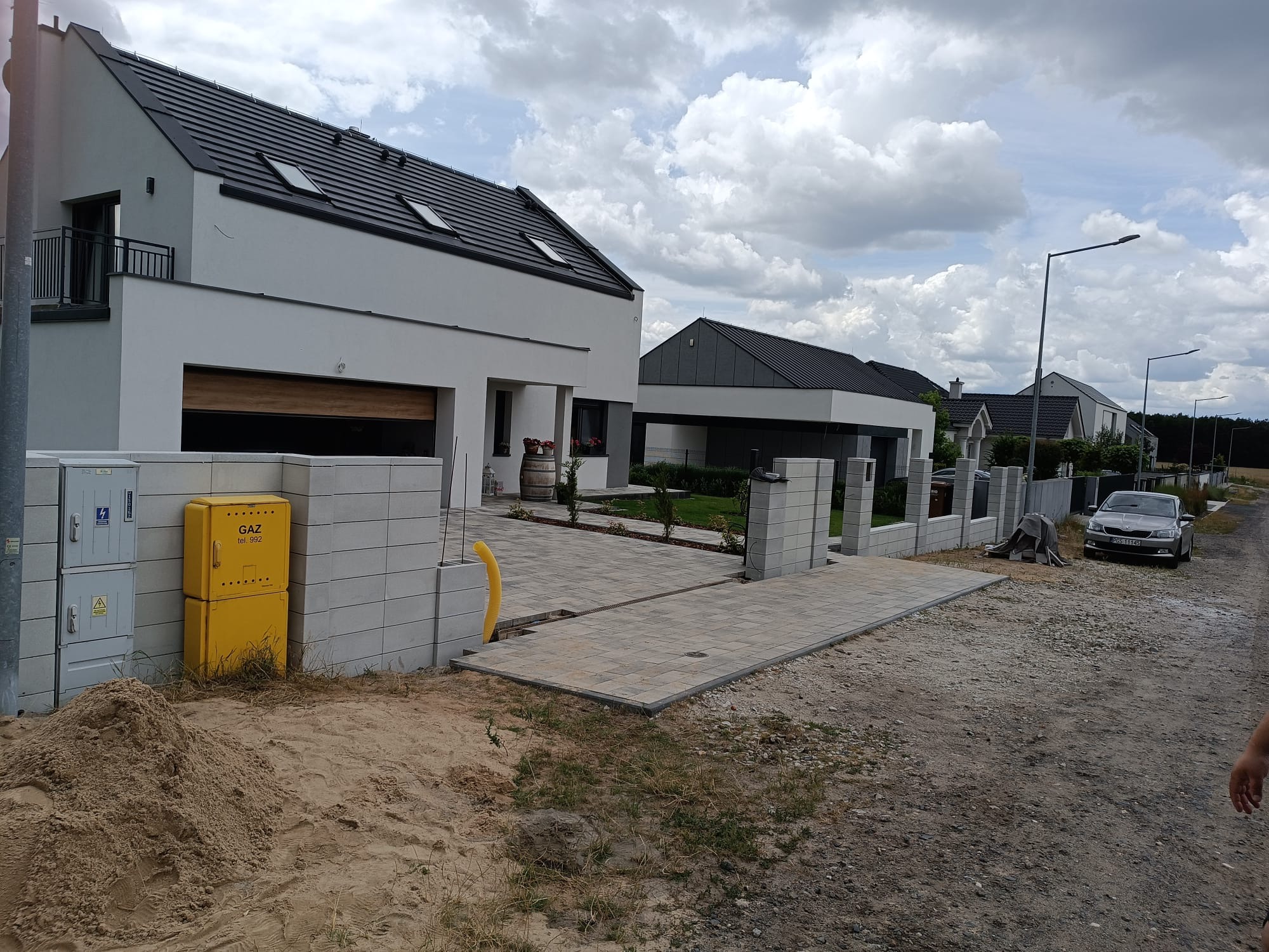 Układanie kostki brukowej – ekipa podczas pracy